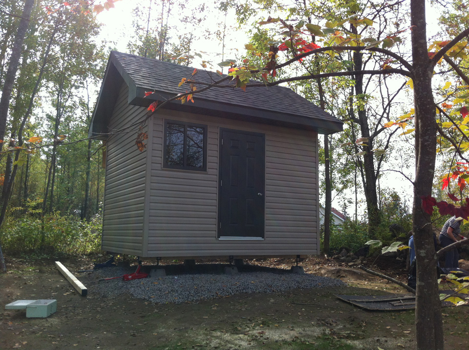 Service de construction de cabanon sur mesure ou préfabriqué en bois ou PVC à Laval, Mirabel, Blainville, Boisbriand, Mascouche, Repentigny dans Lanaudière, Laurentides ou sur la Rive-Nord et Rive-Sud de Montréal / Contracteur Général Lanaudière