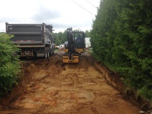 Excavation et terrassement d'entrée de garage à Mirabel, Terrebonne, Laval, Repentigny, Saint-Jérôme dans Lanaudière, Les Laurentides ou sur la Rive-Nord de Montreal / Contracteur Général Lanaudière
